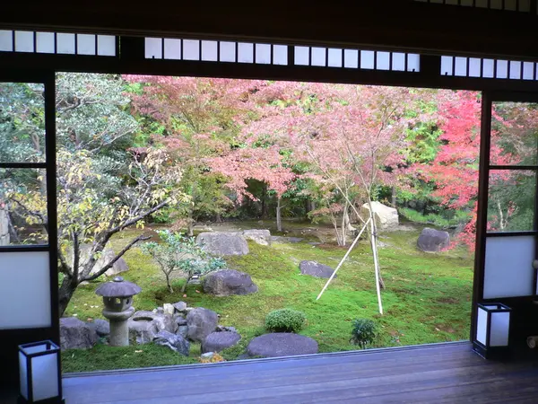 奥にも美しいお庭が…！