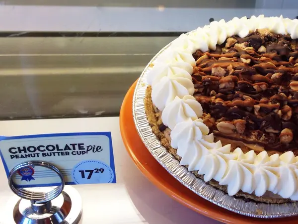 チョコレートピーナッツバターカップパイ
