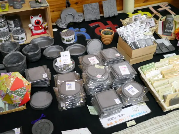 お土産も瓦だらけ