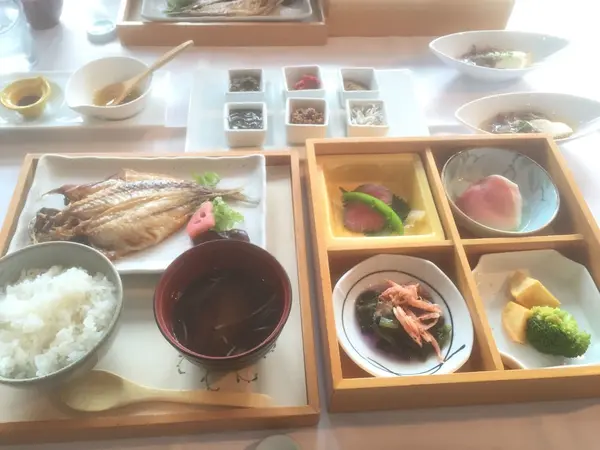 御重に入った朝食