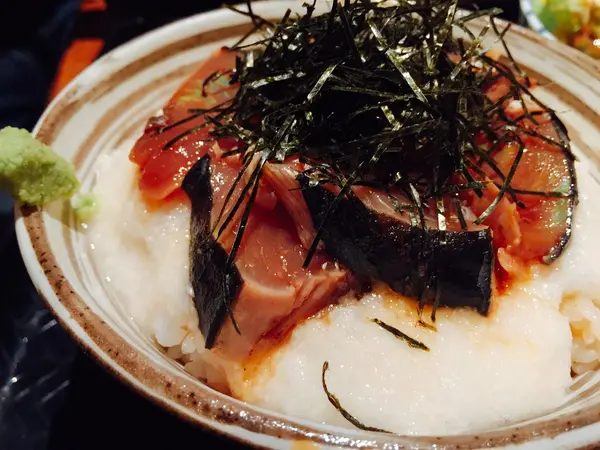鰹の山かけ丼。
