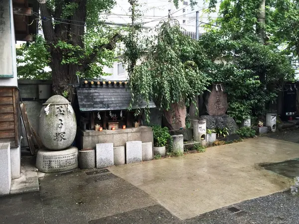 玉子塚、すし塚、海老塚