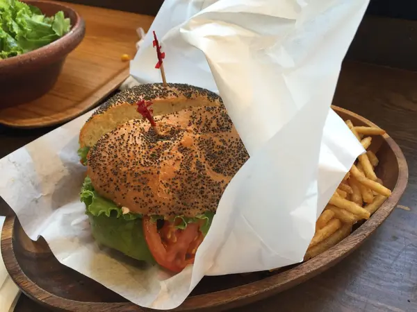 アボカドバーガー