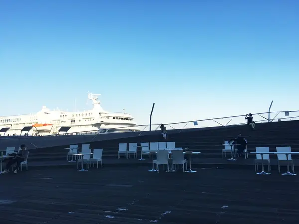 海の上のドリンクスタンド