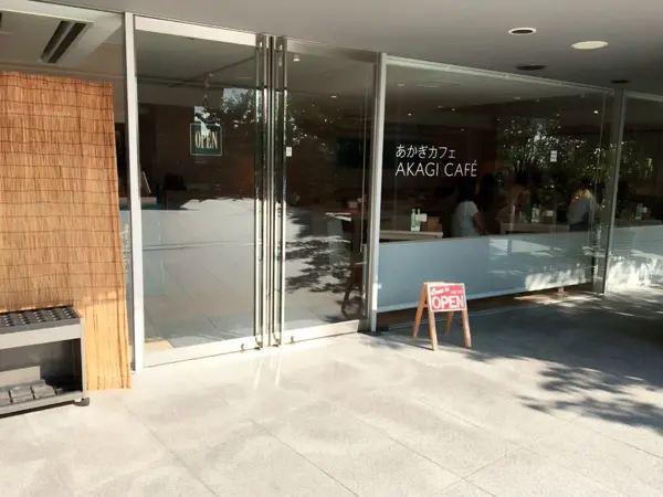 カフェがお隣に。