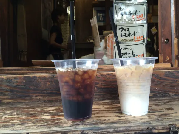 アイスコーヒーとラテ