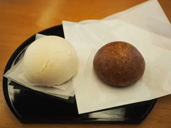 店先では酒まんじゅう