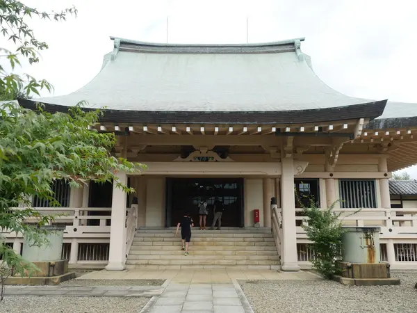 本殿の御参りも是非是非！