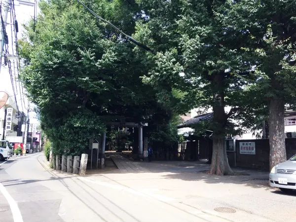 諏訪神社 入口付近
