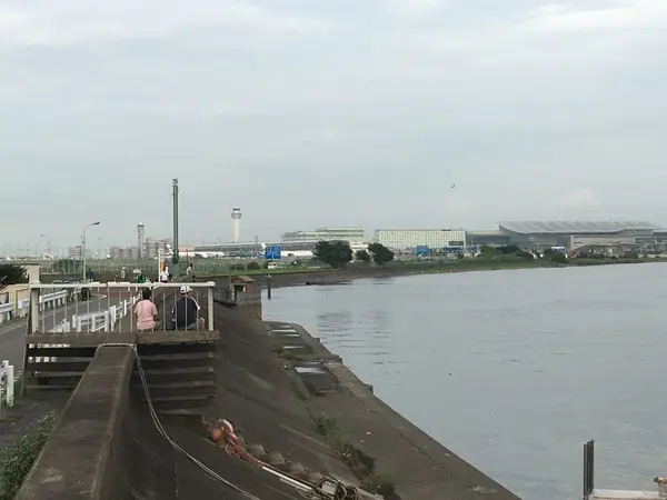 多摩川の河口沿い