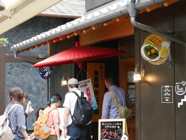 客足が途絶えない人気店
