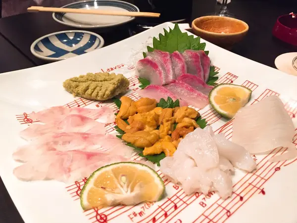 お刺身の盛り合わせ。