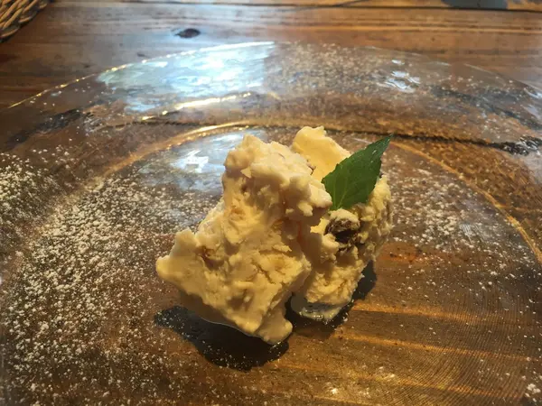 リコッタチーズとナッツのアイスクリーム