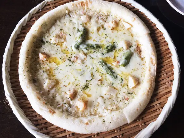 もちもち食感！？海鮮蒸しピザ！
