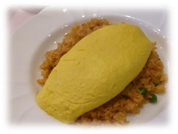 2種類のソースで食べるオムライス!