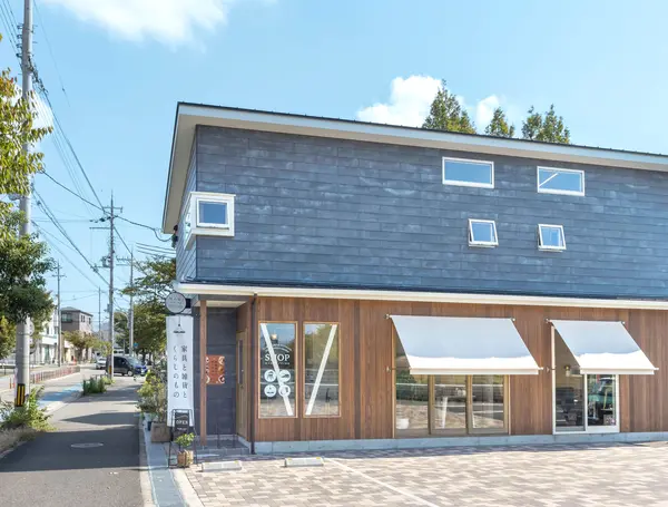 お家のような外観