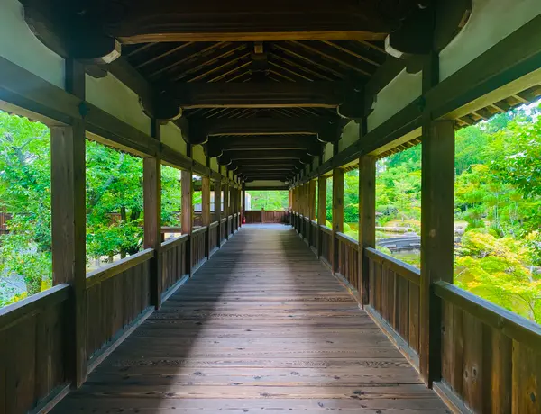 本堂北  回廊