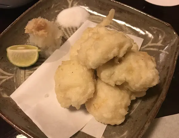 ハモの天ぷらは欠かせません。