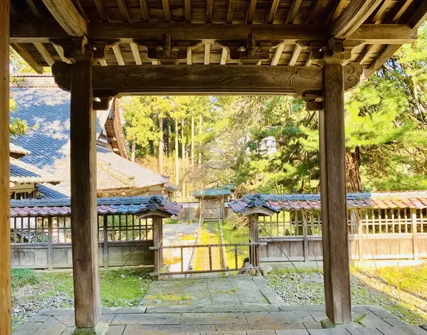 開基堂から見た阿吽庭＆塀中門