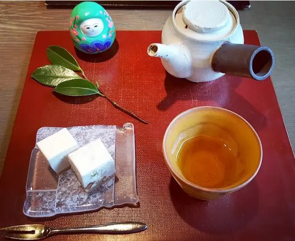 ほうじ茶と和菓子