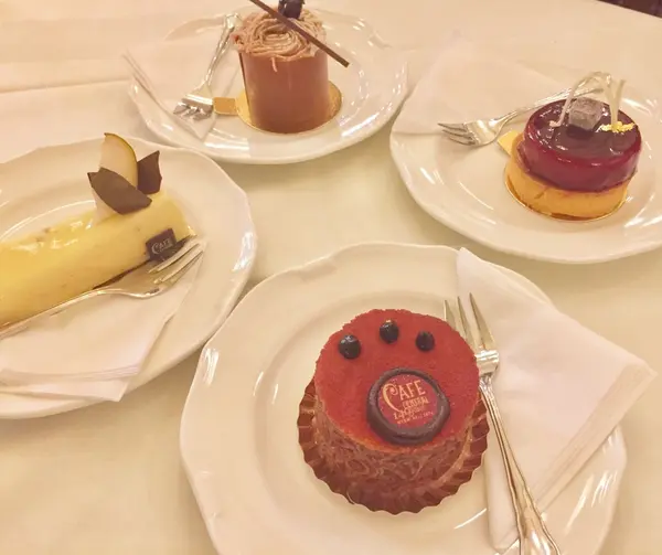 食後はもちろんケーキです