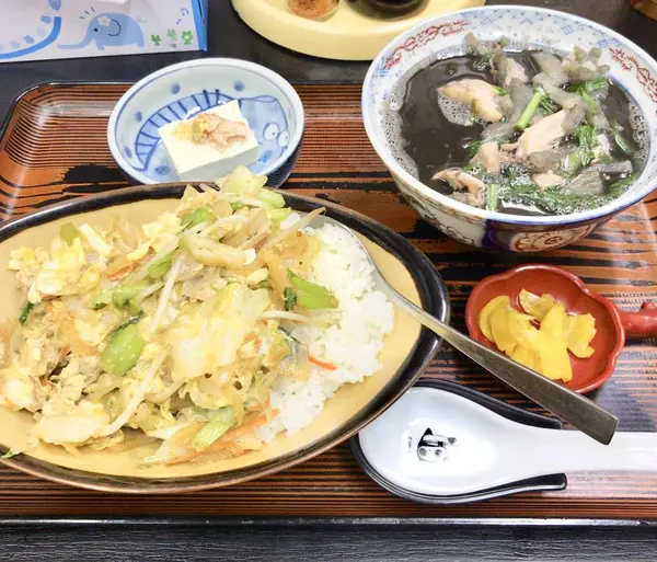ちゃんぽんとイカスミ汁