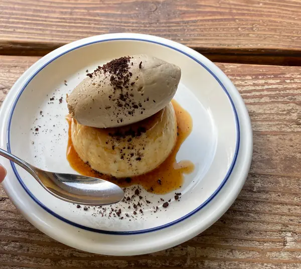 お店の名物！プリン・ザ・スタンダード