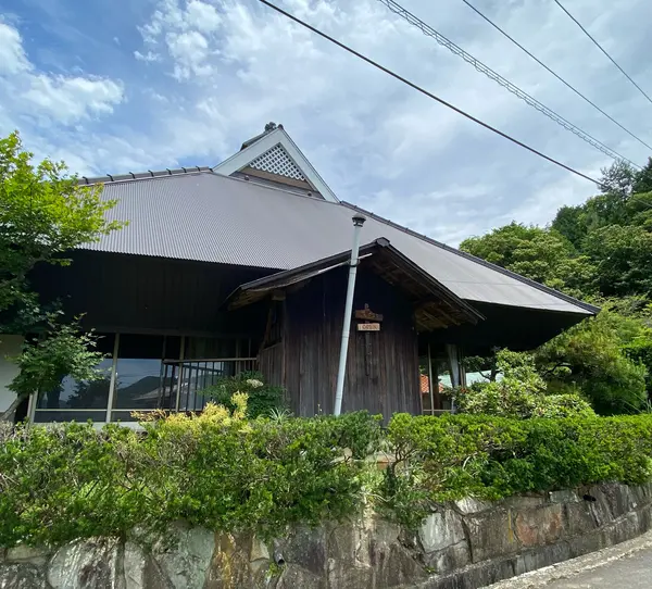 少しわかりづらいところにあります。
