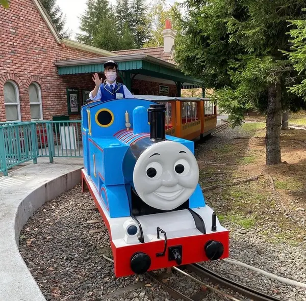 混雑してきたのでトーマスも運行。