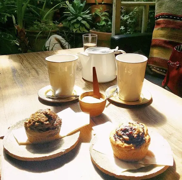 ゆったりとしたソファー席ですいただきました。