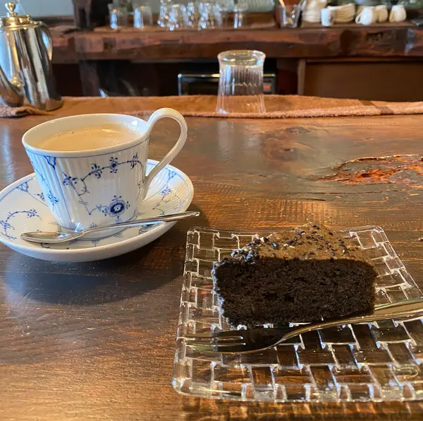 Feuのケーキをこだわりの珈琲と一緒に