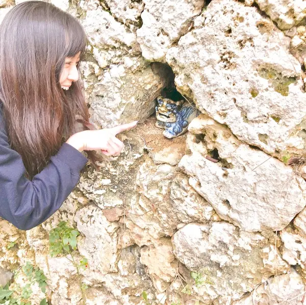 石垣の間にも