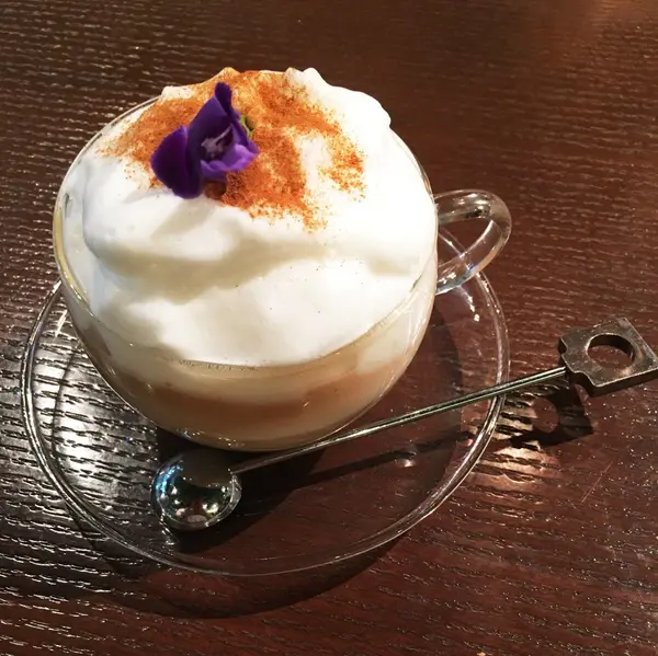 カプチーノにはお花が☺️