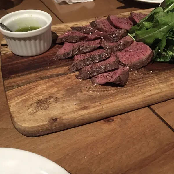 美味しいお肉とワイン