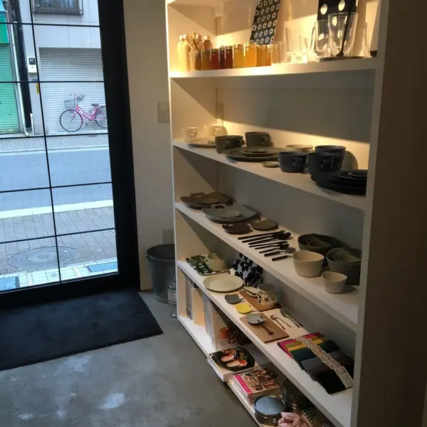 食器などの雑貨も