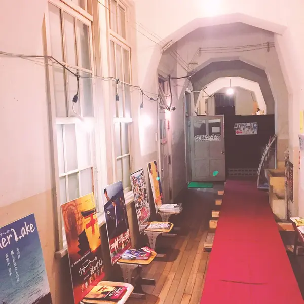 映画館に続く廊下