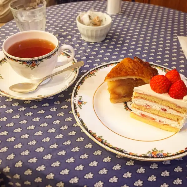 ショートケーキとアップルパイ