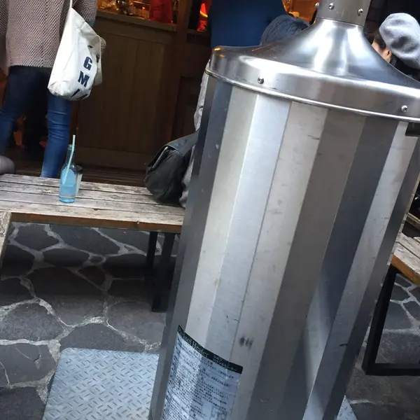 暖炉完備！冬も快適なテラス席…！