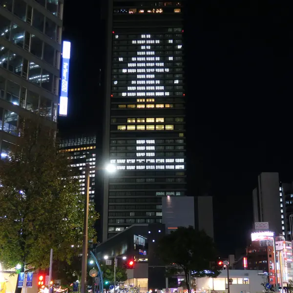 建物にツリーが！