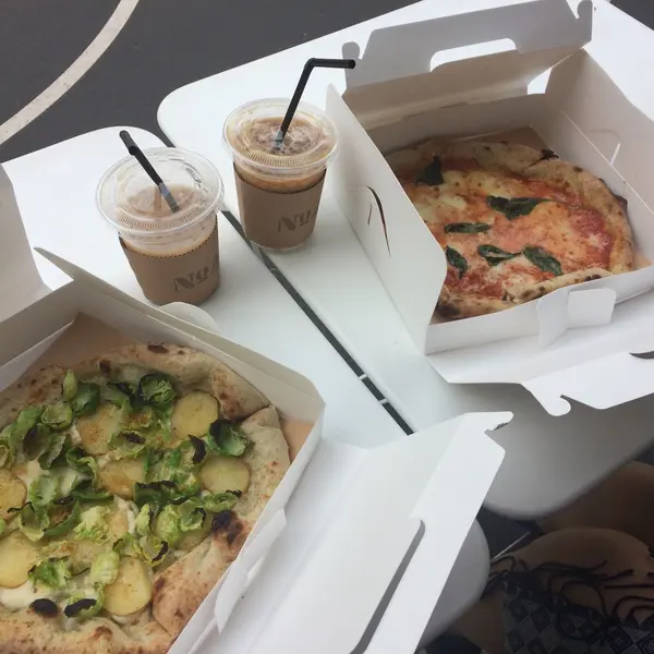 天気がいい日はテラス席で