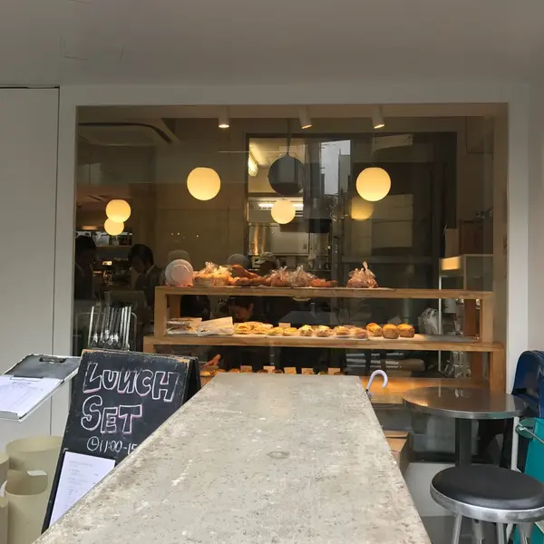 店外から