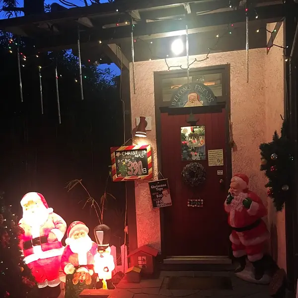 一年中クリスマスのお店