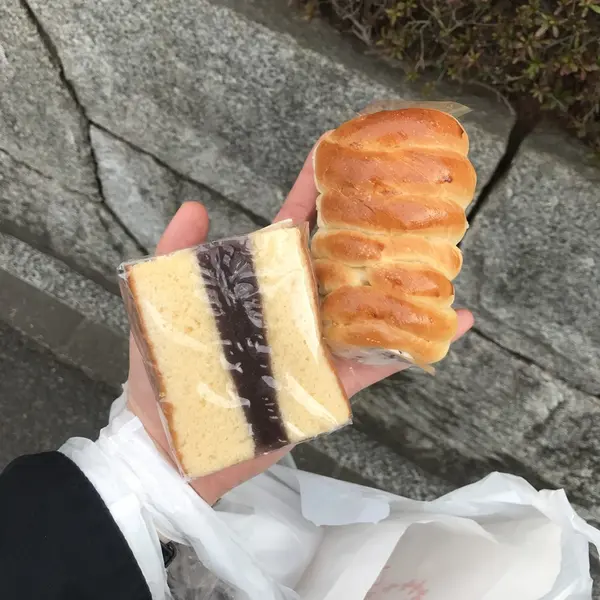 シベリヤとあんホイップコロネ