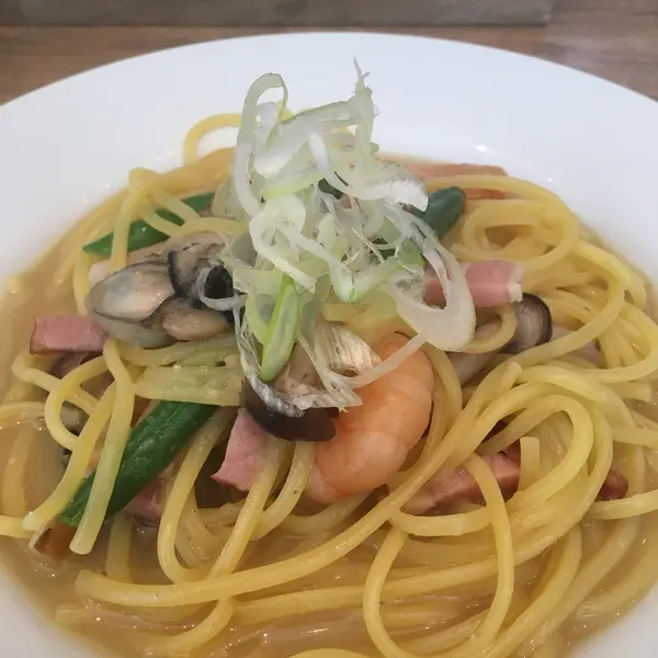 牡蠣と海老の和風バター醤油パスタ ￥1,100