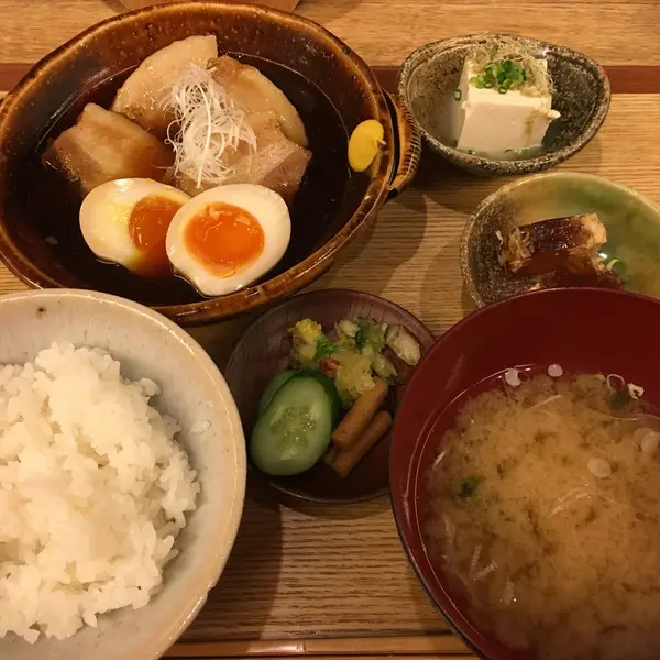 豚の角煮　半熟玉子添え ￥1,200