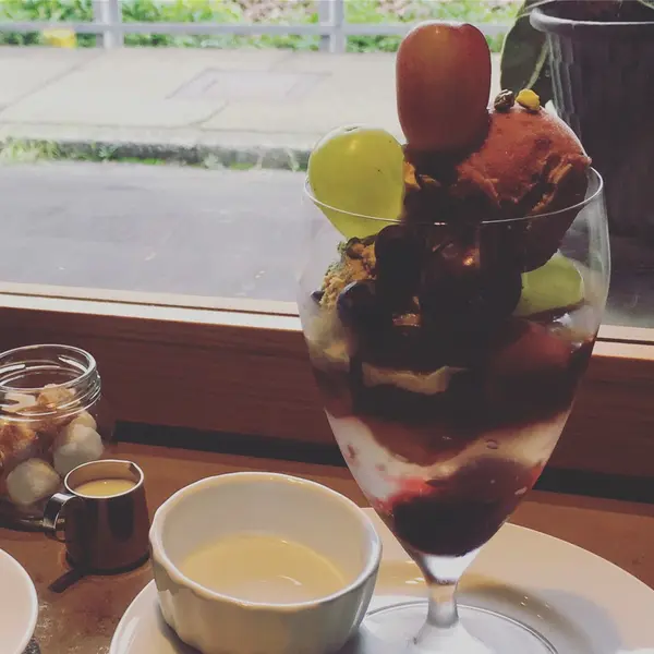 ぶどうとピスタチオのパフェ