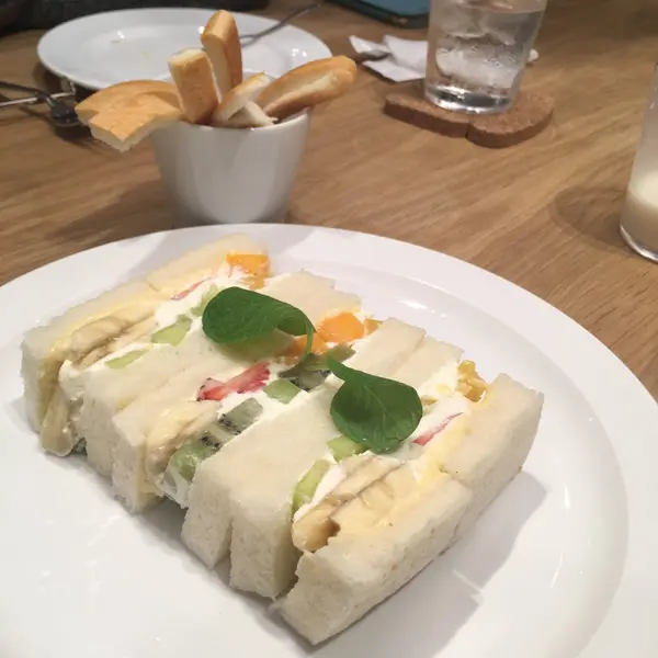 フルーツサンド