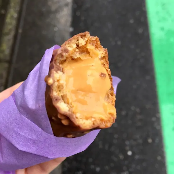 食べ歩きにぴったりなエクレーヌ
