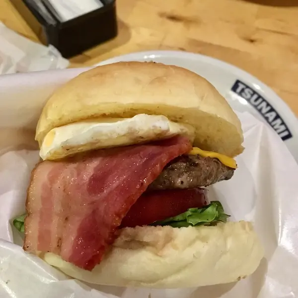 横須賀ネイビーバーガーのジョージワシントンバーガー