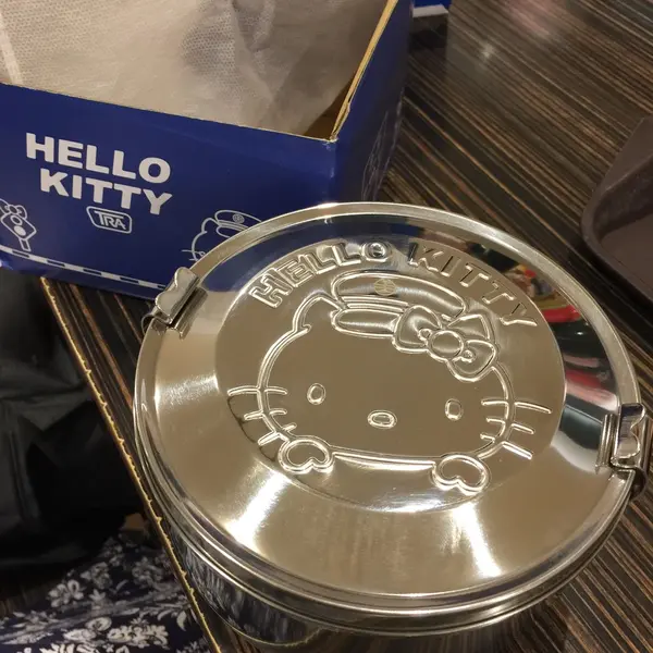キティコラボバージョンの弁当箱もつい買ってしまった